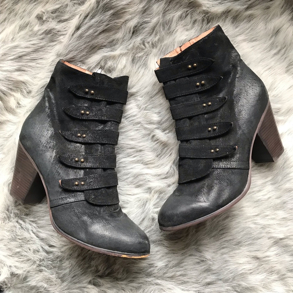 ⚡️Jeffrey Campbell Ellie Mae Distressed Booties 9